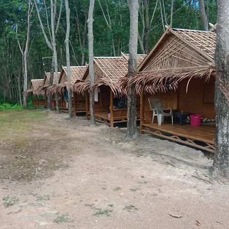 Pitt Bungalow Koh Lanta Exterior photo